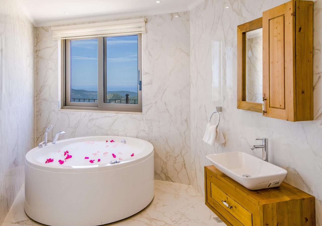 Villa 5 Sleeps 6 Isolated Pool See And Montain View-Villa Kartal Yuvasi Uzumlu  외부 사진